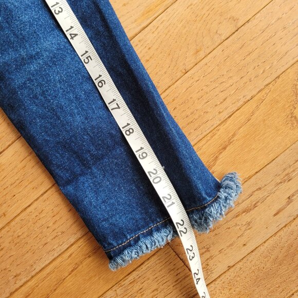 Chemistry Jean Jacket M Fitted Embroidered Rose Frayed 100% Cotton - Picture 16 of 16